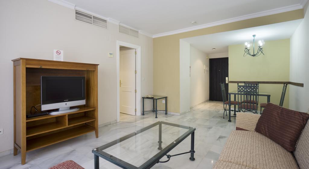 Club Jardines Del Puerto Apartment มาร์เบยา ภายนอก รูปภาพ