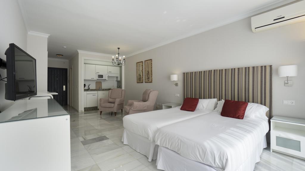Club Jardines Del Puerto Apartment มาร์เบยา ภายนอก รูปภาพ