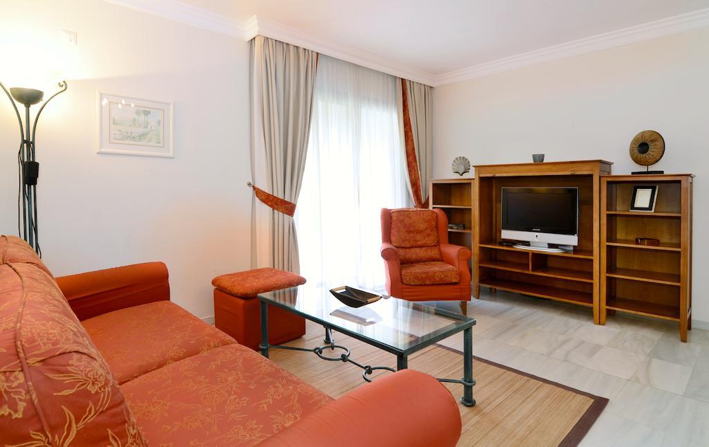Club Jardines Del Puerto Apartment มาร์เบยา ภายนอก รูปภาพ